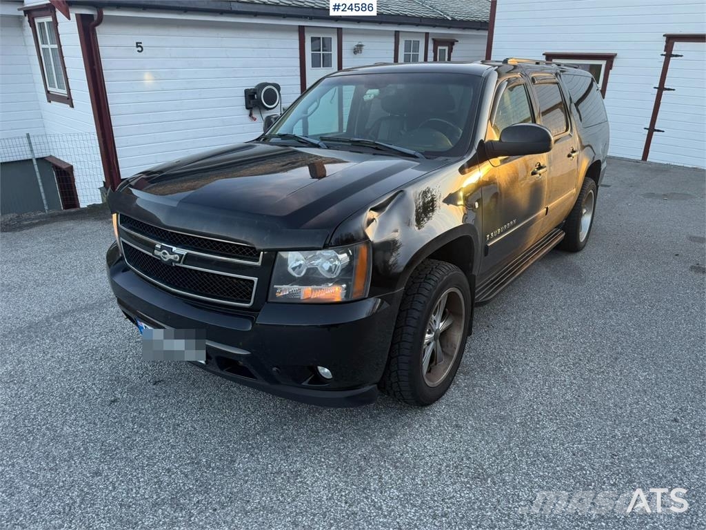 Chevrolet Suburban 4x4 Van – Petrol/Gas – Low Mileage Voiture