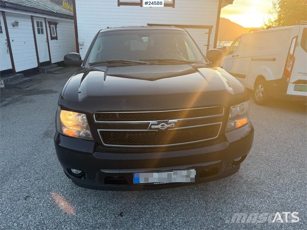 Chevrolet Suburban 4x4 Van – Petrol/Gas – Low Mileage Voiture