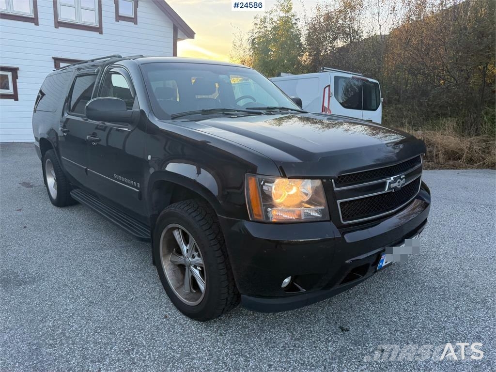 Chevrolet Suburban 4x4 Van – Petrol/Gas – Low Mileage Voiture