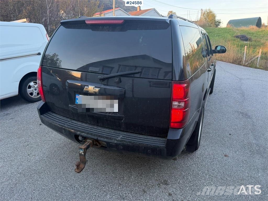 Chevrolet Suburban 4x4 Van – Petrol/Gas – Low Mileage Voiture