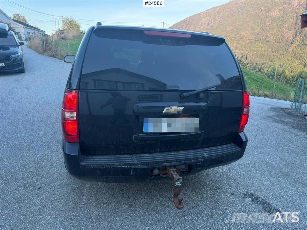 Chevrolet Suburban 4x4 Van – Petrol/Gas – Low Mileage Voiture