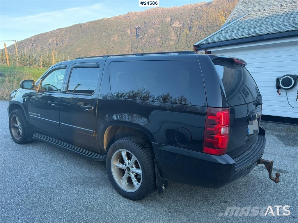 Chevrolet Suburban 4x4 Van – Petrol/Gas – Low Mileage Voiture