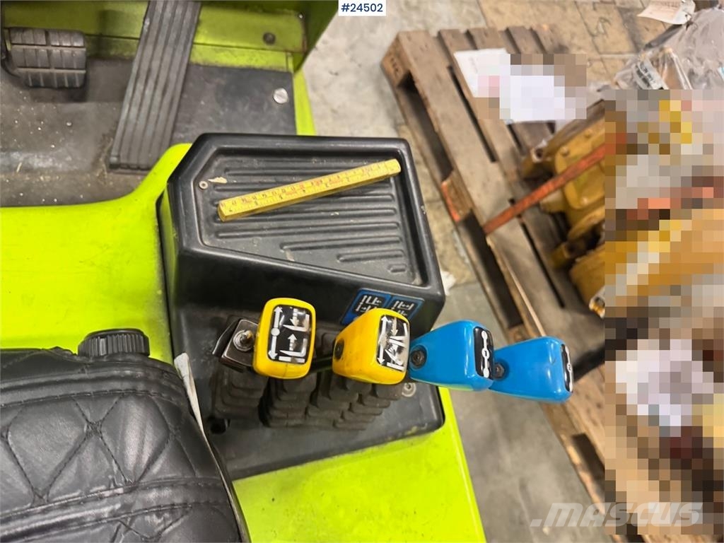 Clark CEM20S Forklift – Requires New Battery Akumulátorové vozíky