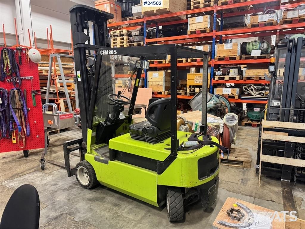 Clark CEM20S Forklift – Requires New Battery Akumulátorové vozíky