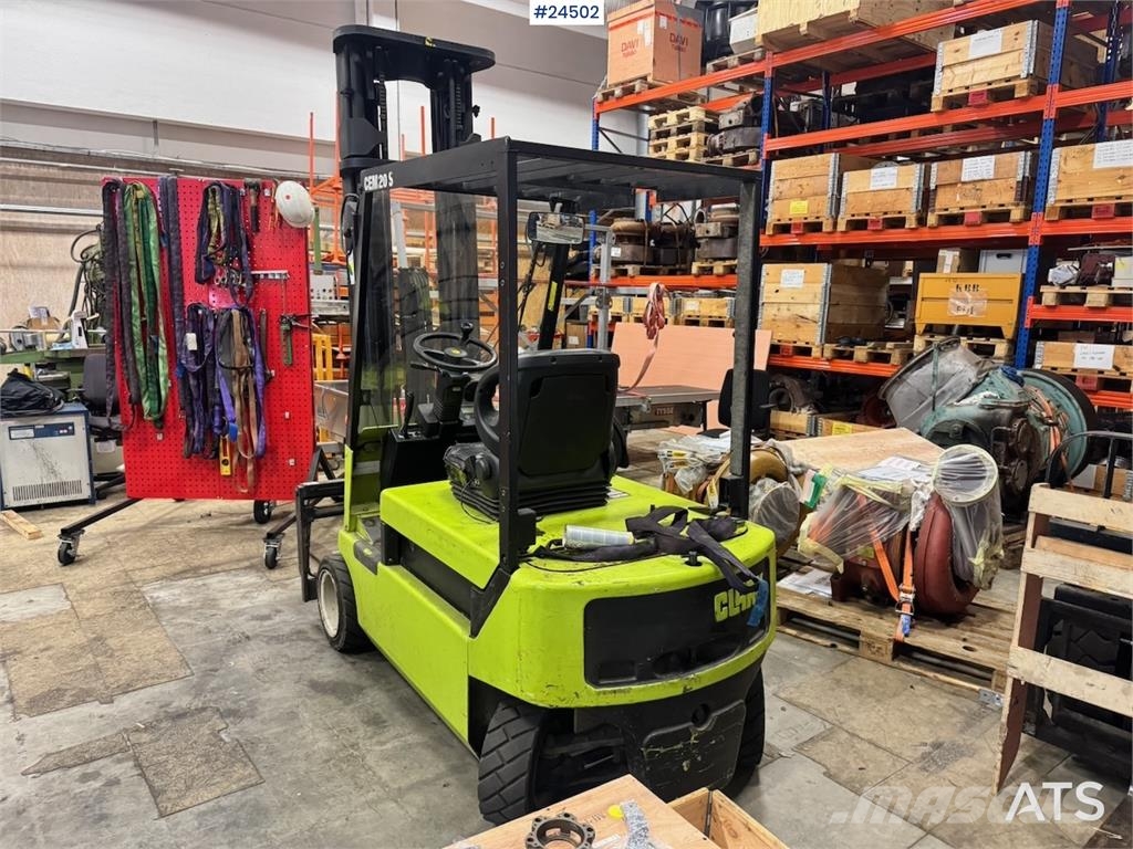Clark CEM20S Forklift – Requires New Battery Akumulátorové vozíky