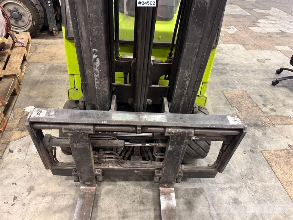 Clark CEM20S Forklift – Requires New Battery Akumulátorové vozíky