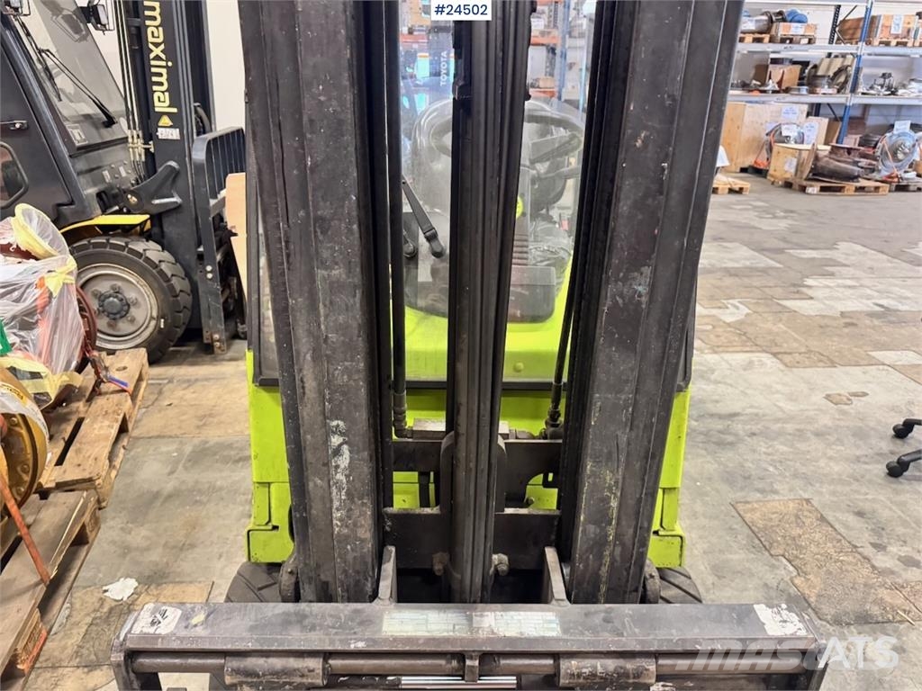 Clark CEM20S Forklift – Requires New Battery Akumulátorové vozíky