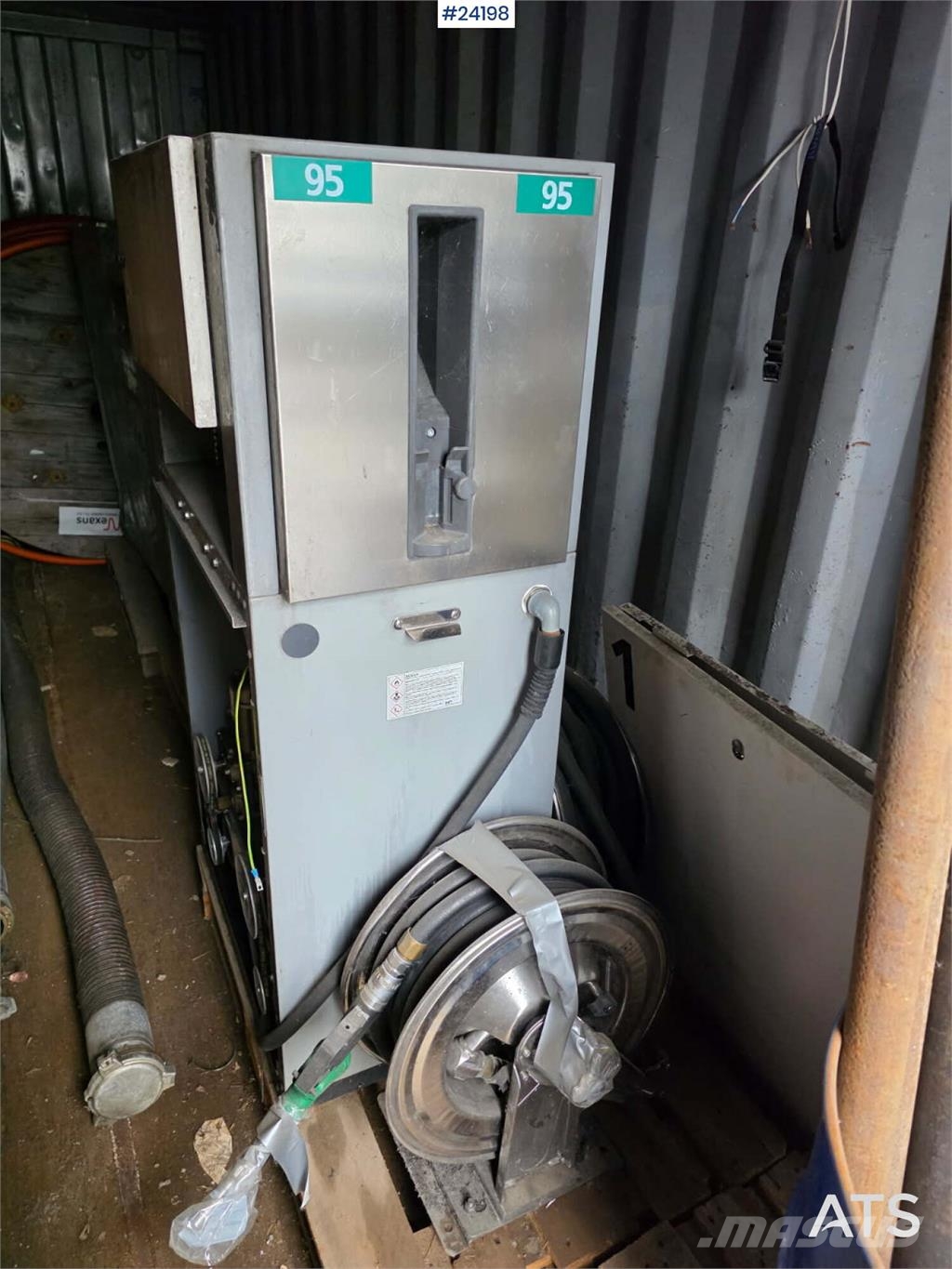  Container with 2 Tanks of 5000 Litres Each معدات البناء - غير ذلك