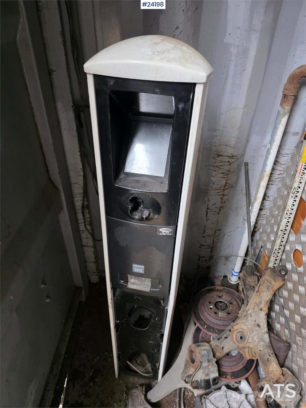 Container with 2 Tanks of 5000 Litres Each معدات البناء - غير ذلك