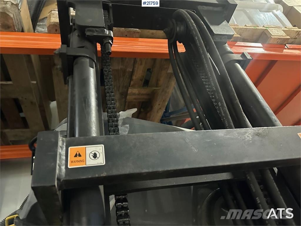 Daewoo B20T truck w/ 4.5 m lift height Electric forklifts