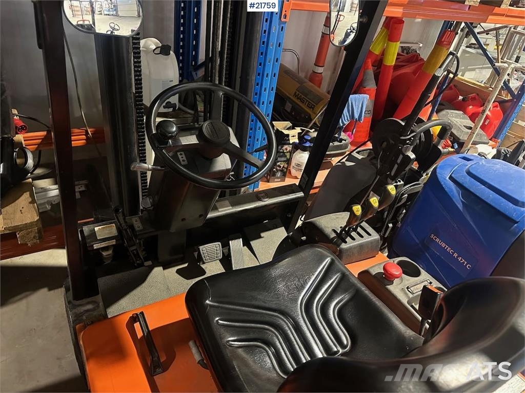 Daewoo B20T truck w/ 4.5 m lift height Electric forklifts
