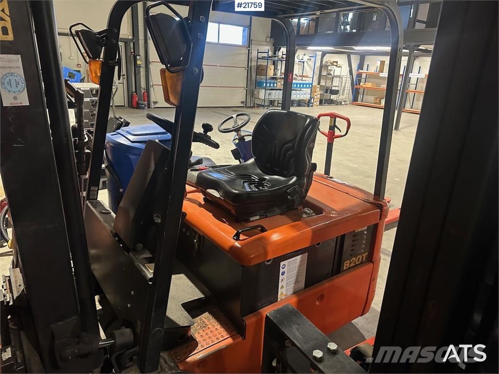 Daewoo B20T truck w/ 4.5 m lift height Electric forklifts