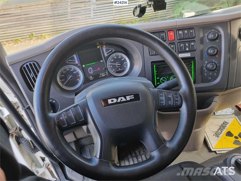 DAF LF 180 FA with side opening and lift Skříňová nástavba