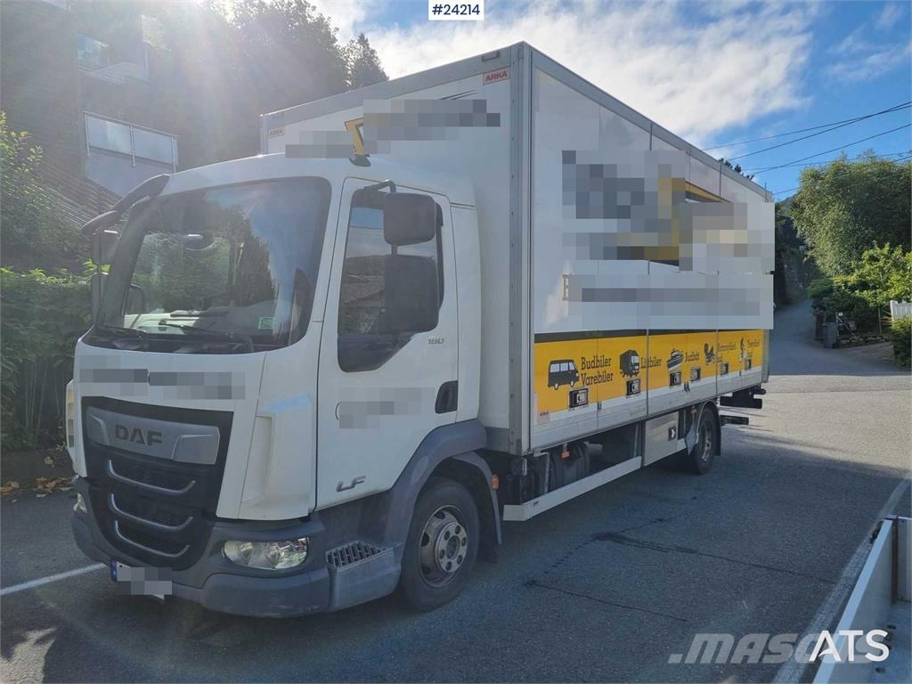 DAF LF 180 FA with side opening and lift Skříňová nástavba