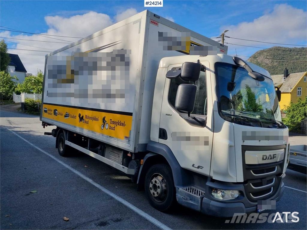 DAF LF 180 FA with side opening and lift Skříňová nástavba