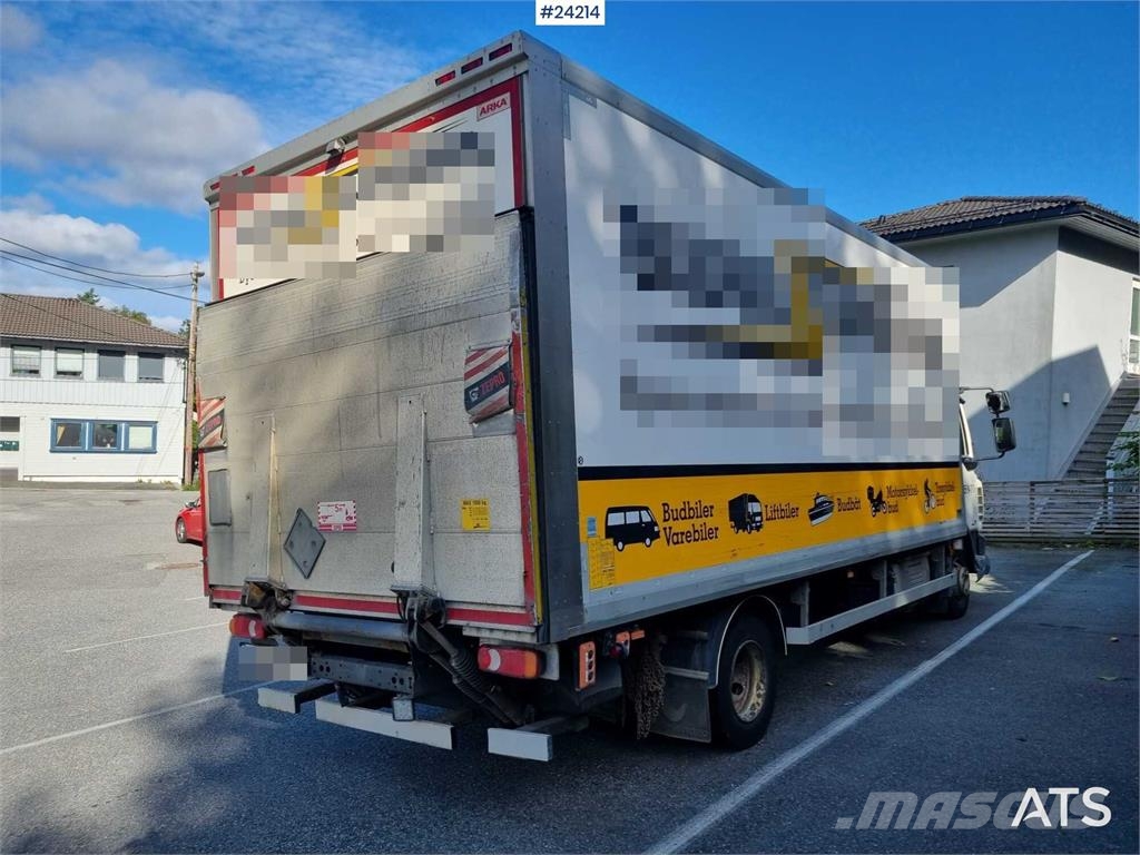 DAF LF 180 FA with side opening and lift Skříňová nástavba