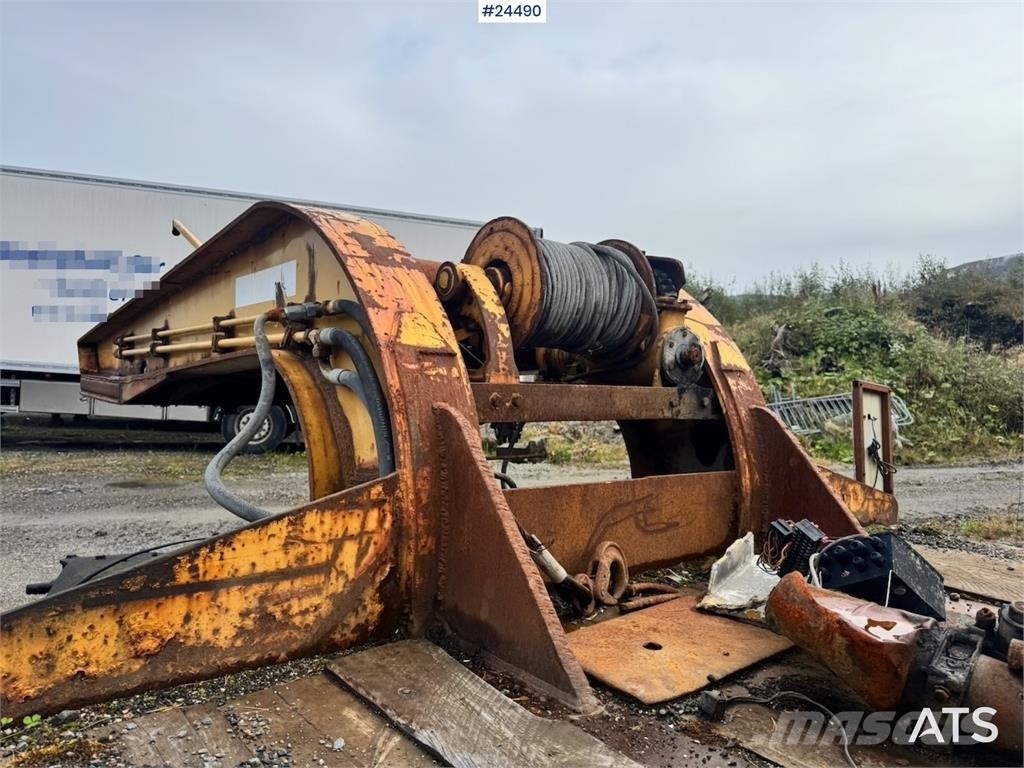 Damm 4-Axle Machinery Trailer with Hydraulic Ramps Maskinhenger