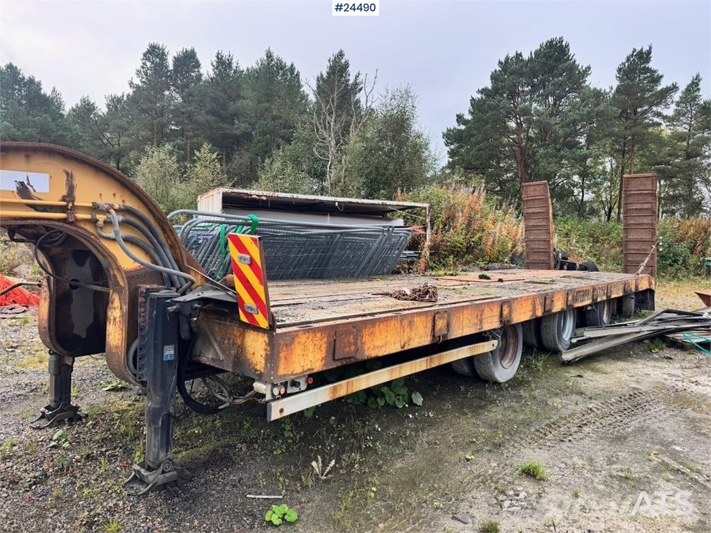 Damm 4-Axle Machinery Trailer with Hydraulic Ramps Maskinhenger