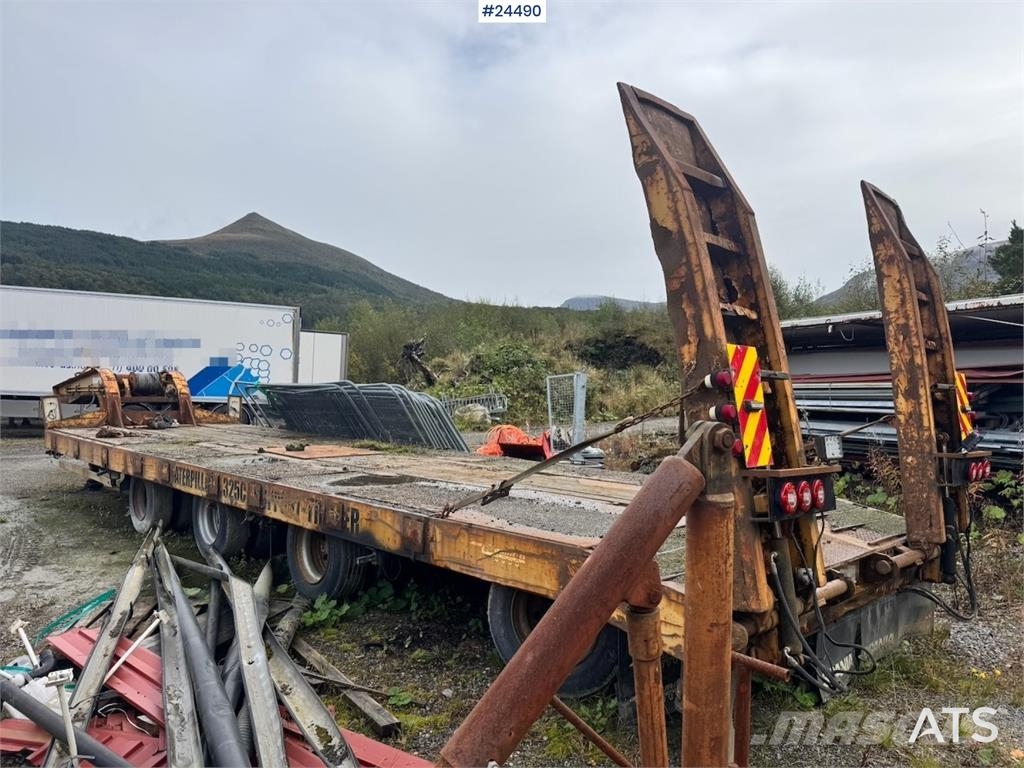 Damm 4-Axle Machinery Trailer with Hydraulic Ramps Maskinhenger