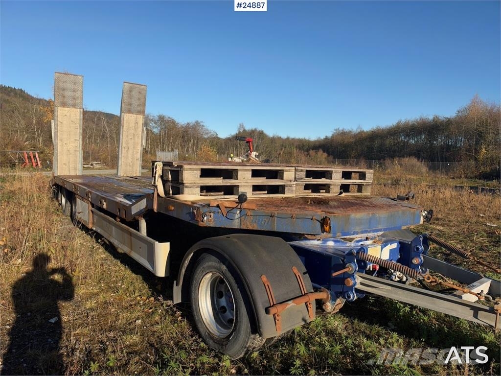 Damm machinery trailer with hydraulic ramps – Delivered Remorque surbaissée