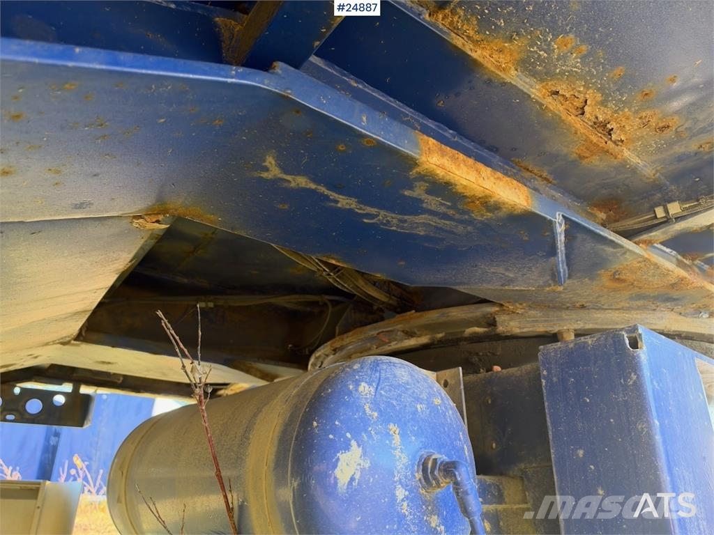 Damm machinery trailer with hydraulic ramps – Delivered Remorque surbaissée