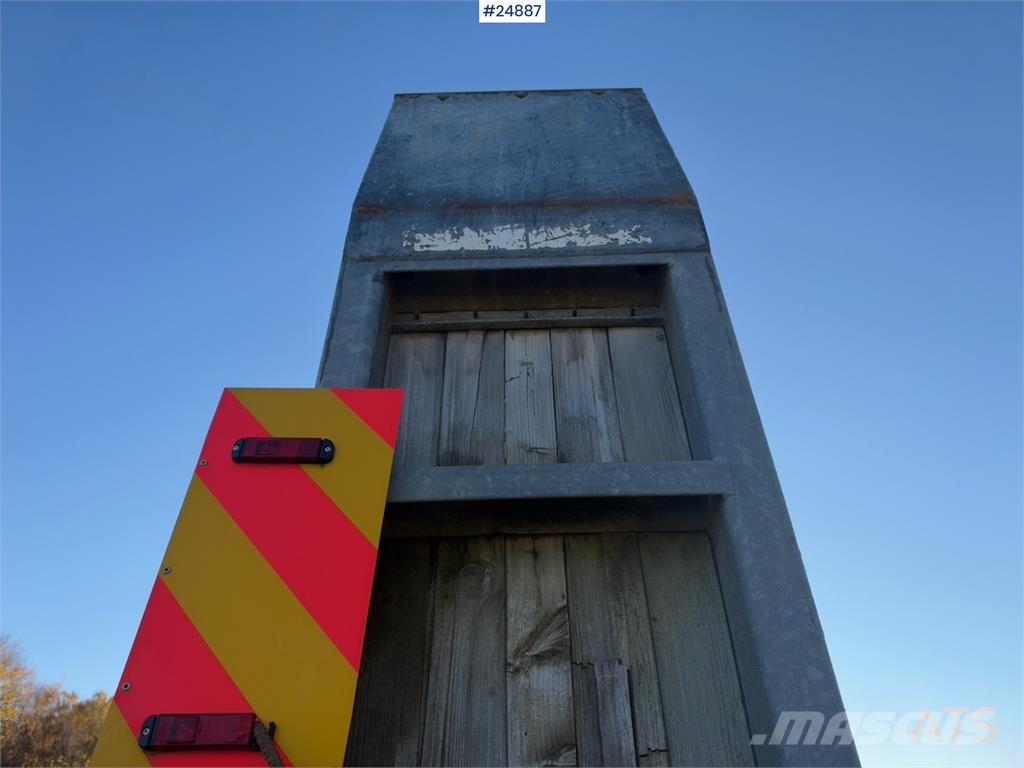 Damm machinery trailer with hydraulic ramps – Delivered Remorque surbaissée