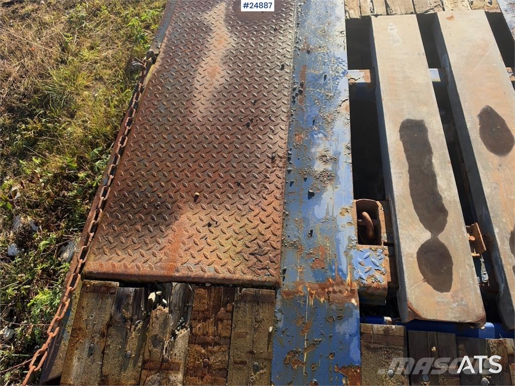 Damm machinery trailer with hydraulic ramps – Delivered Remorque surbaissée