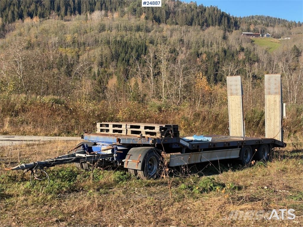 Damm machinery trailer with hydraulic ramps – Delivered Remorque surbaissée