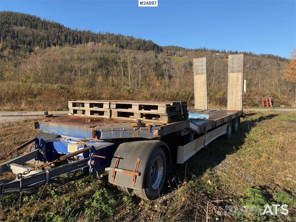 Damm machinery trailer with hydraulic ramps – Delivered Remorque surbaissée