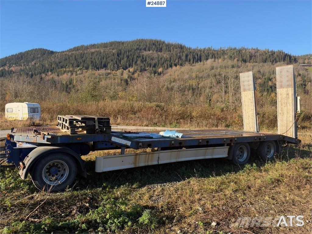 Damm machinery trailer with hydraulic ramps – Delivered Remorque surbaissée