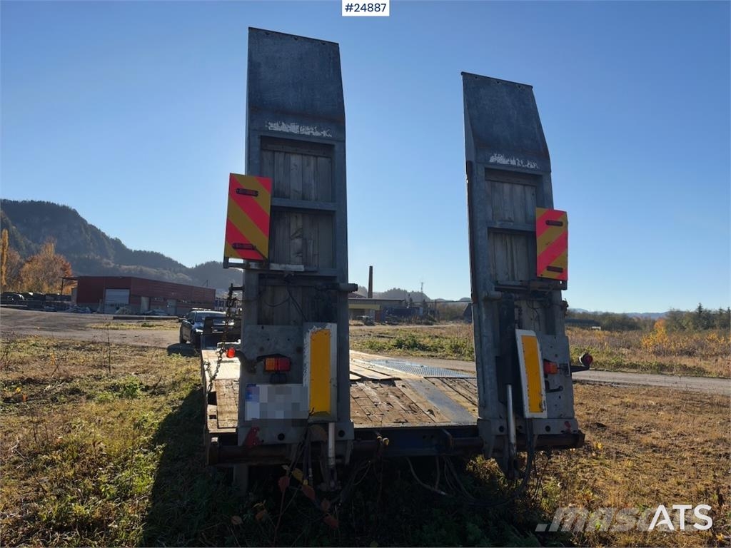 Damm machinery trailer with hydraulic ramps – Delivered Remorque surbaissée