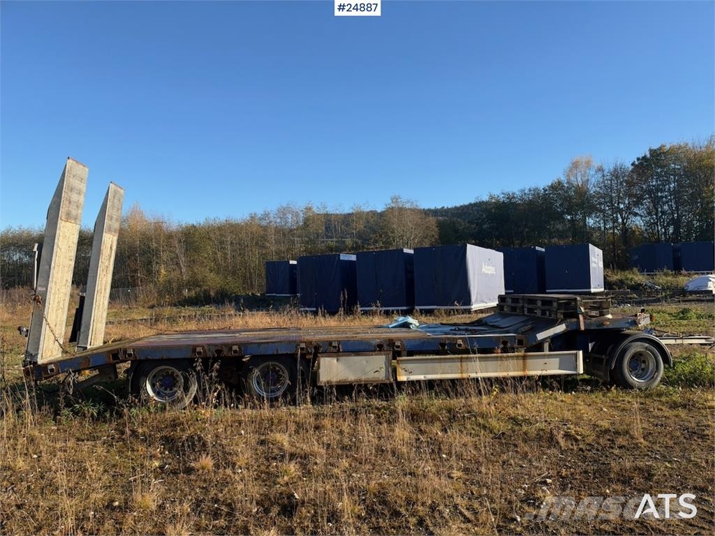 Damm machinery trailer with hydraulic ramps – Delivered Remorque surbaissée