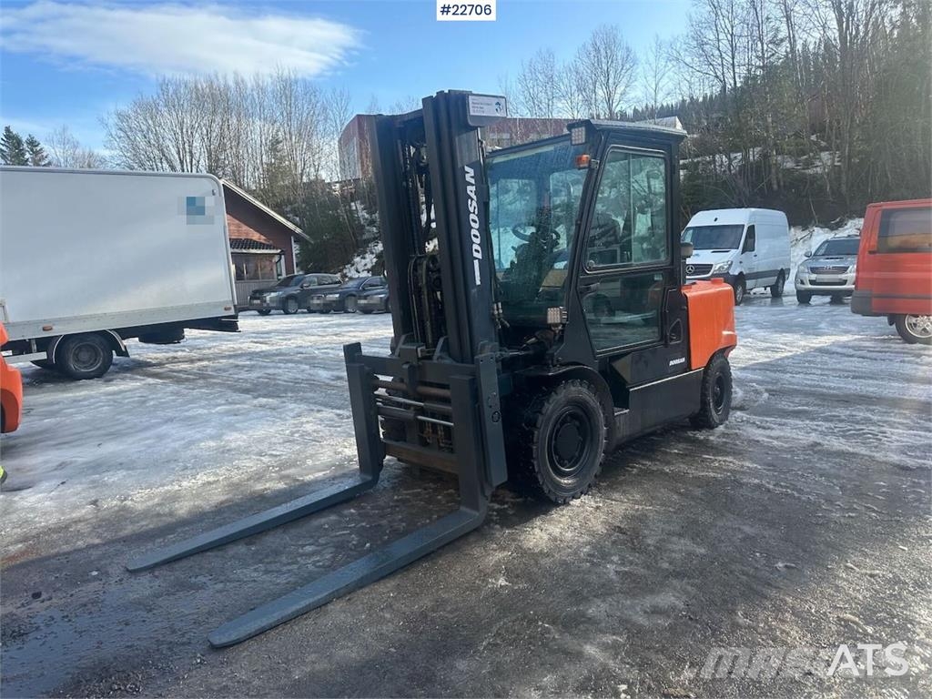 Doosan D55C-5 forklift 5.5 tons w/ 4.5 meter lift height Heftrucks overige