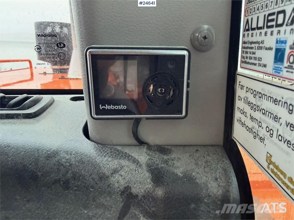 Doosan DL550-5 wheel loader with scale, bucket, and new t Hjullastere