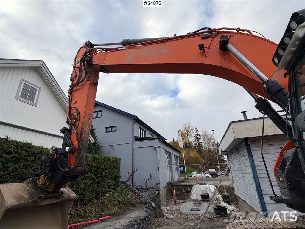 Doosan DX235LCR-5 Crawler Excavator – Tiltrotator, 2 Buck Pelle sur chenilles