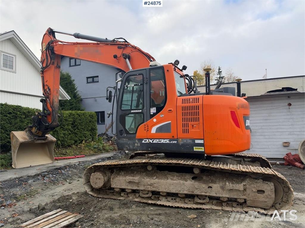 Doosan DX235LCR-5 Crawler Excavator – Tiltrotator, 2 Buck Pelle sur chenilles