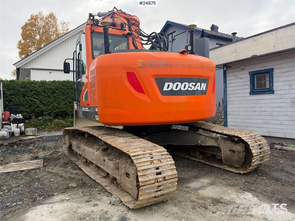 Doosan DX235LCR-5 Crawler Excavator – Tiltrotator, 2 Buck Pelle sur chenilles