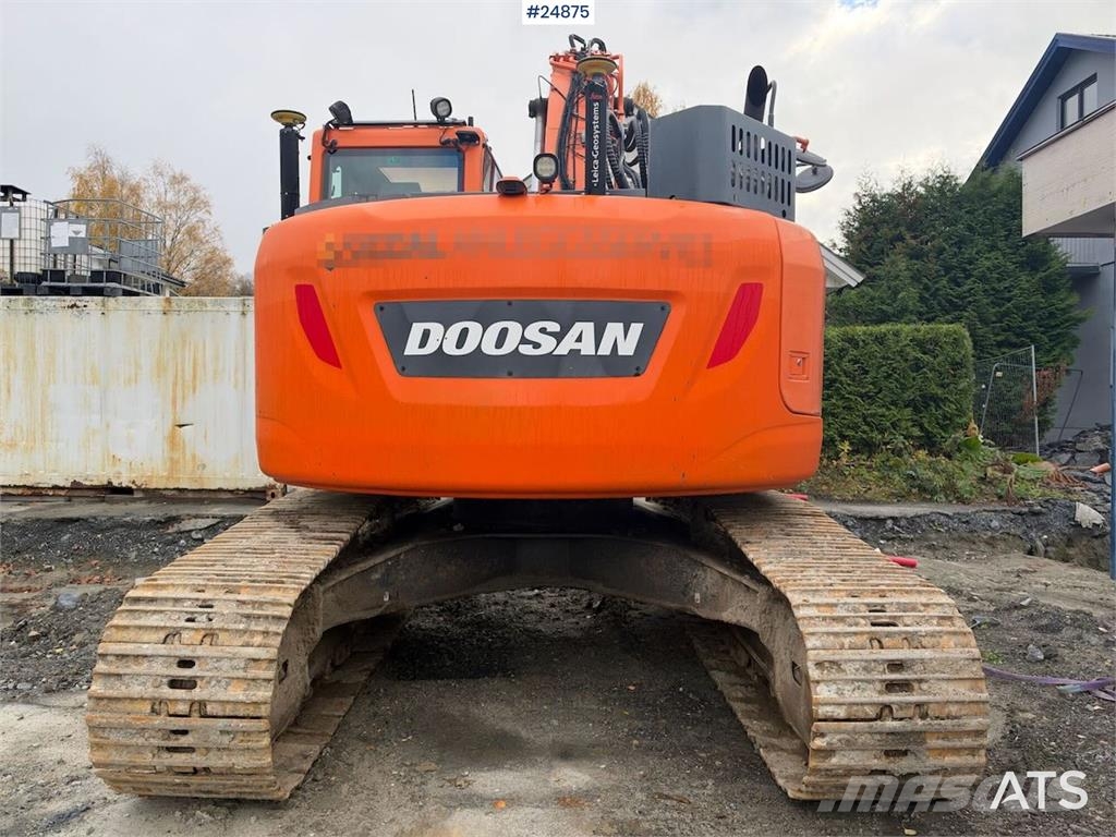 Doosan DX235LCR-5 Crawler Excavator – Tiltrotator, 2 Buck Pelle sur chenilles