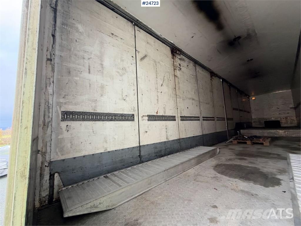Ekeri Box semi-trailer with aluminium ramps Andre semitrailere