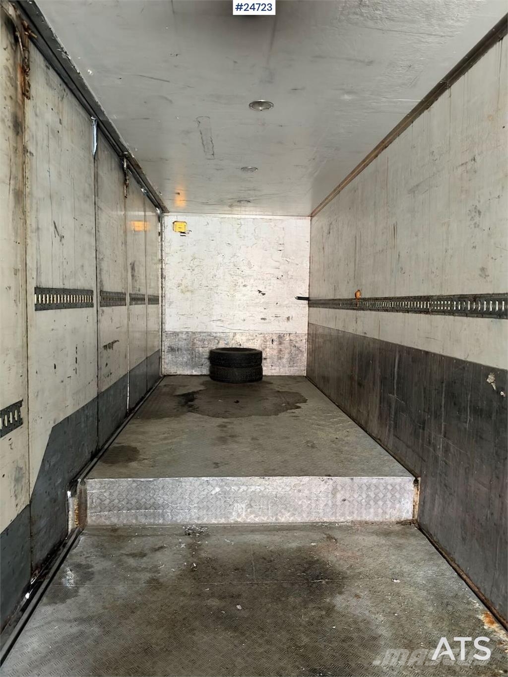 Ekeri Box semi-trailer with aluminium ramps Andre semitrailere