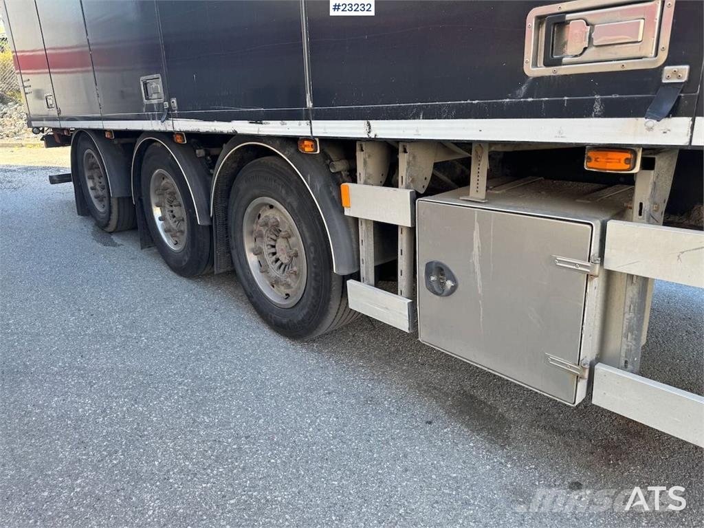 Ekeri box semi-trailer with full side opening and lift نصف مقطورات ذات هيكل صندوقي