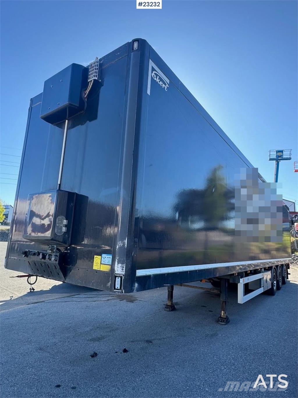 Ekeri box semi-trailer with full side opening and lift نصف مقطورات ذات هيكل صندوقي