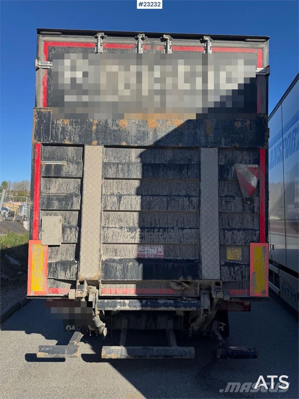 Ekeri box semi-trailer with full side opening and lift نصف مقطورات ذات هيكل صندوقي