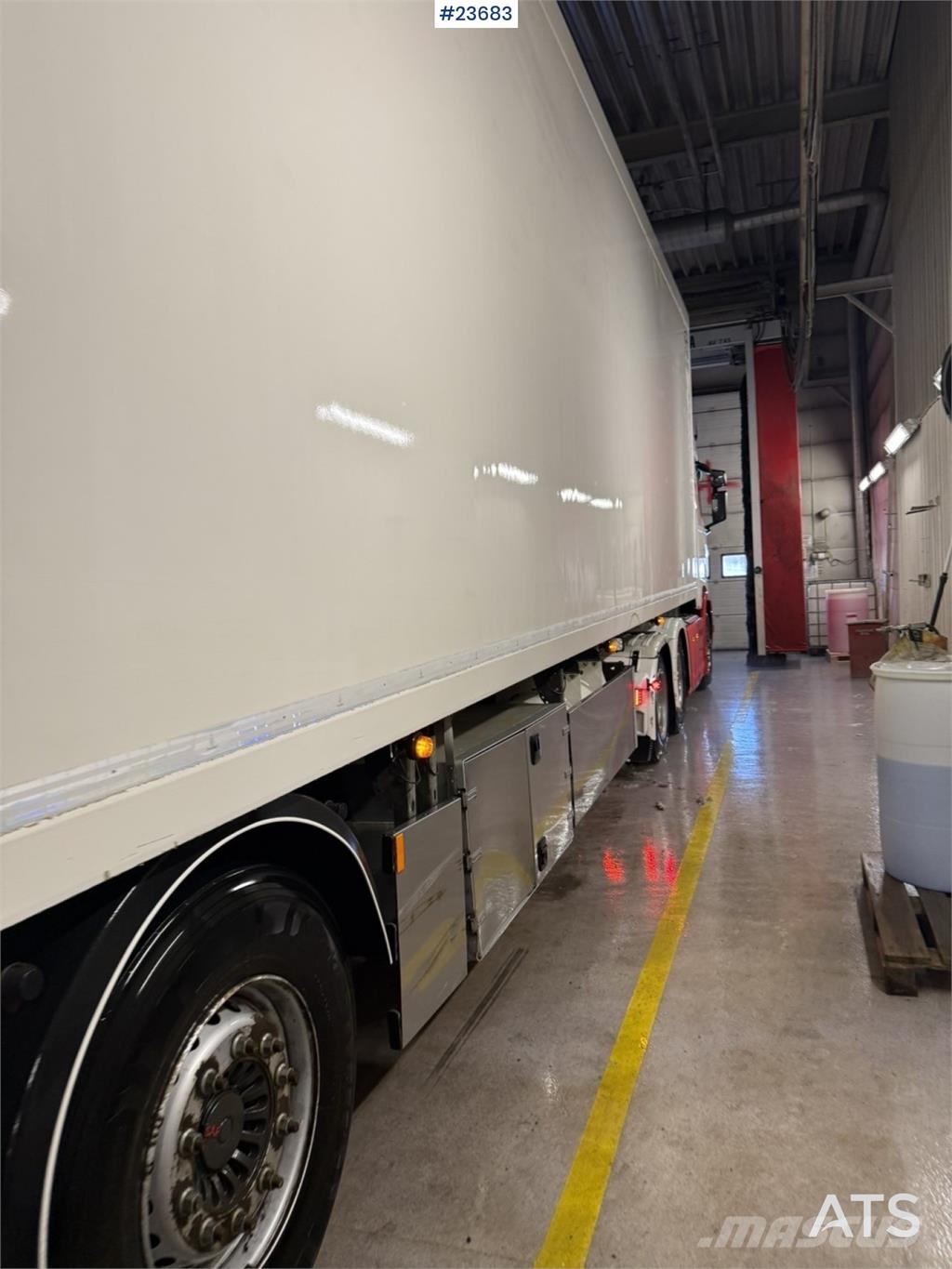 Ekeri T3-K 3 axle closed semi trailer w/ full side openi Tents