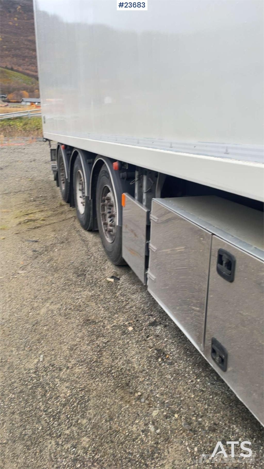 Ekeri T3-K 3 axle closed semi trailer w/ full side openi Tents