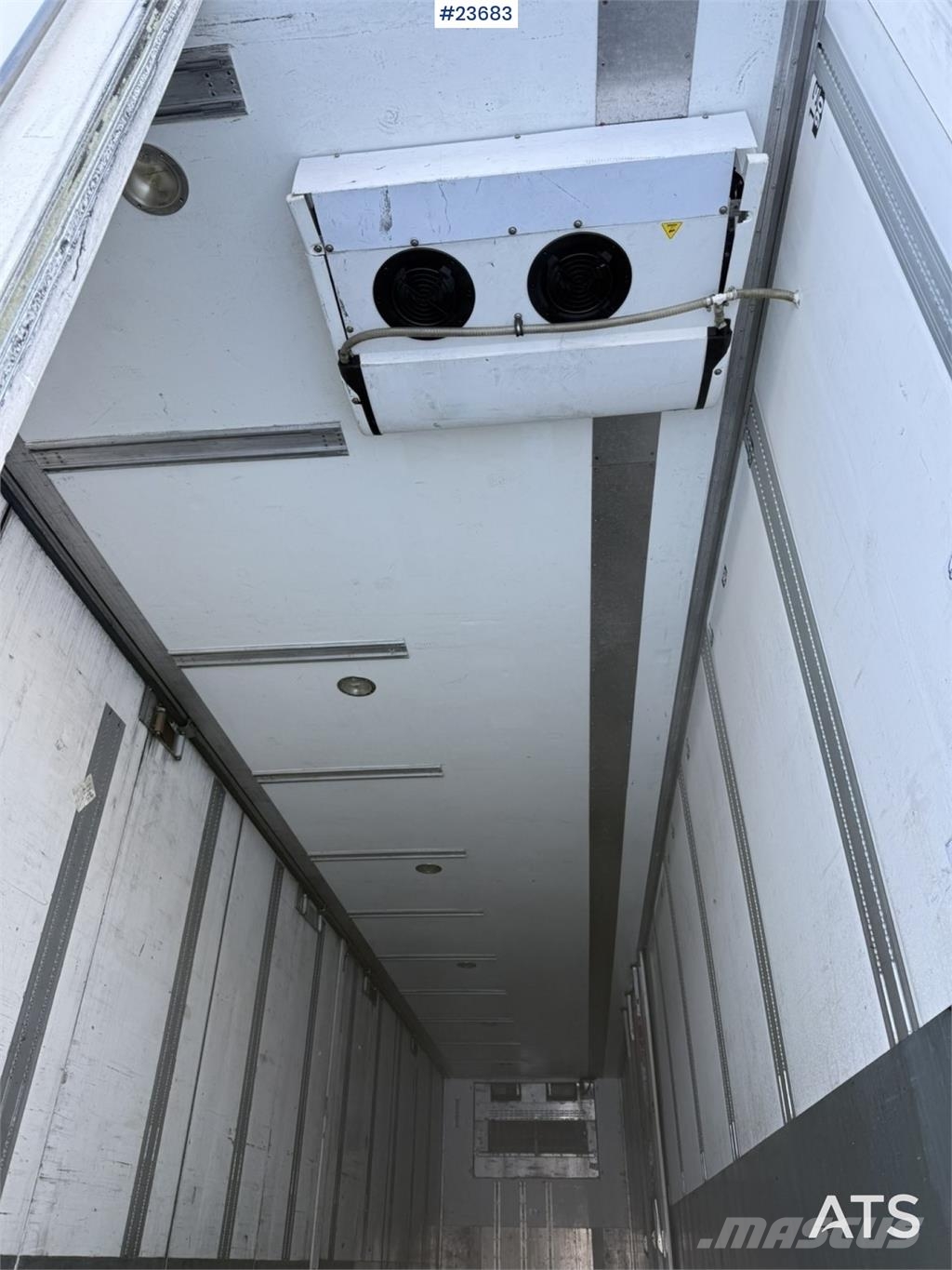 Ekeri T3-K 3 axle closed semi trailer w/ full side openi Tents