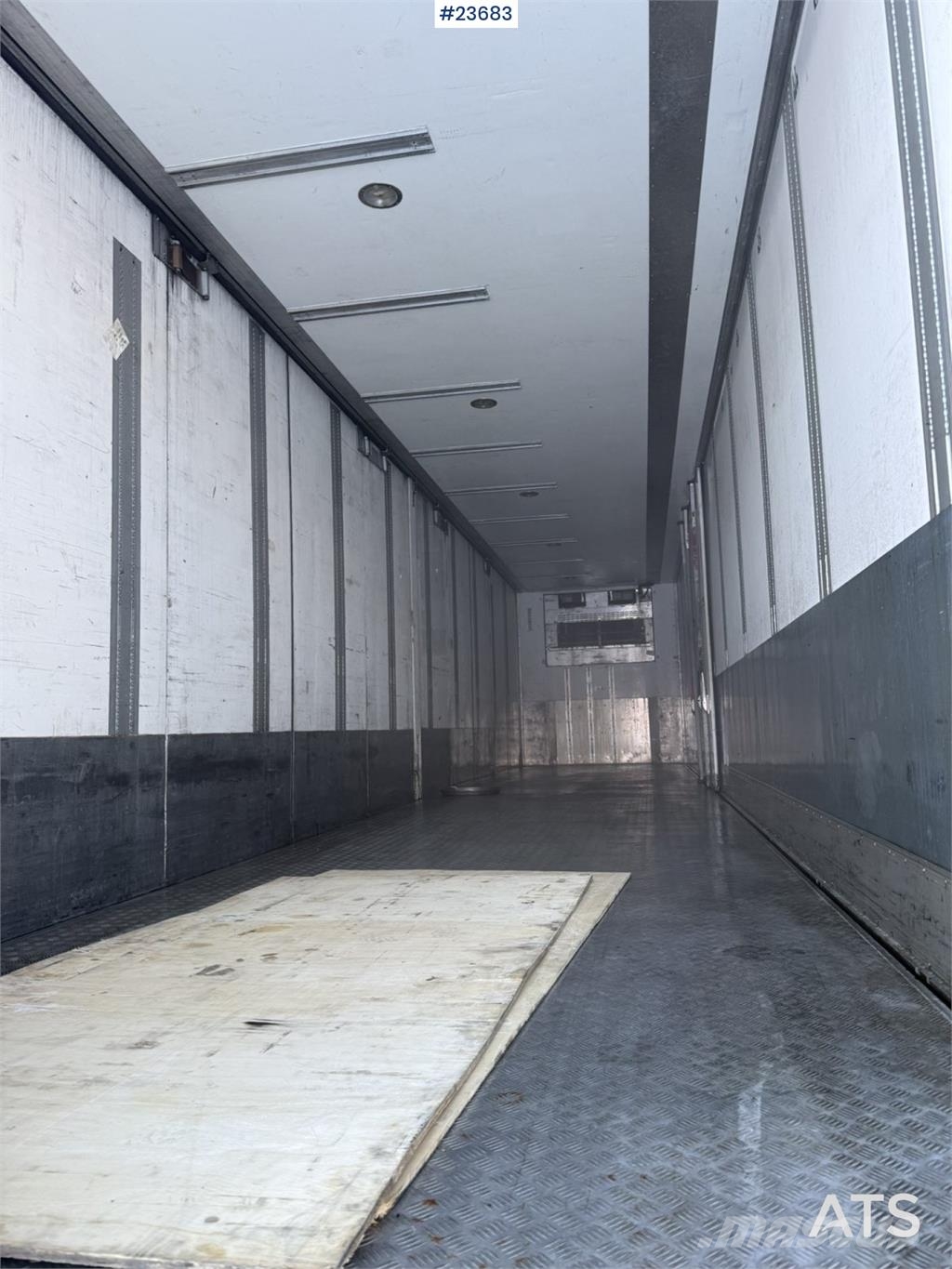 Ekeri T3-K 3 axle closed semi trailer w/ full side openi Tents