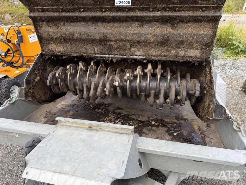 Energreen Robofifti crawler machine w/ brush crusher and pas Ostatní