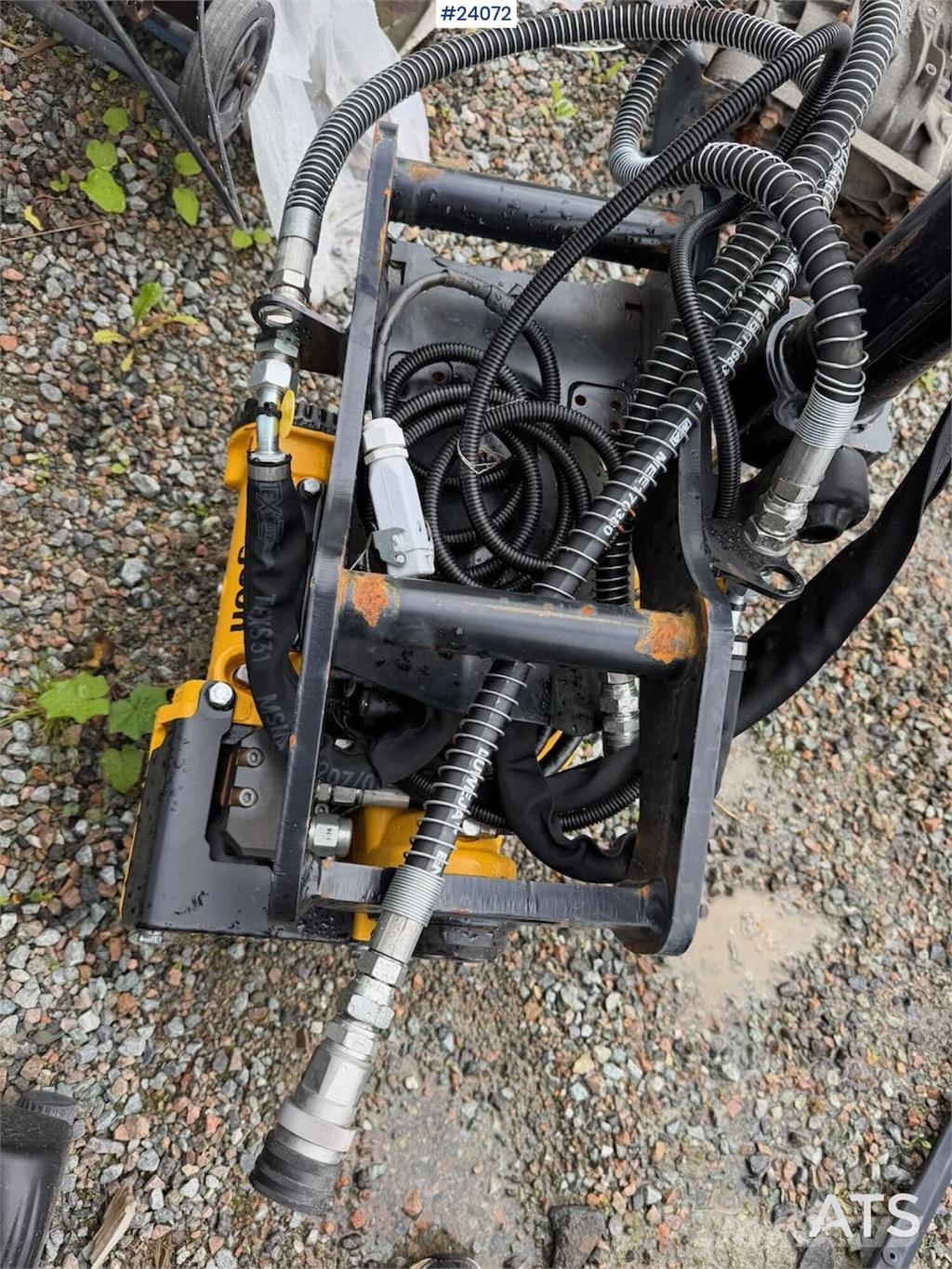 Engcon EC206B rototilt w/ Levers and cables. - S40 mount Строителство - Други