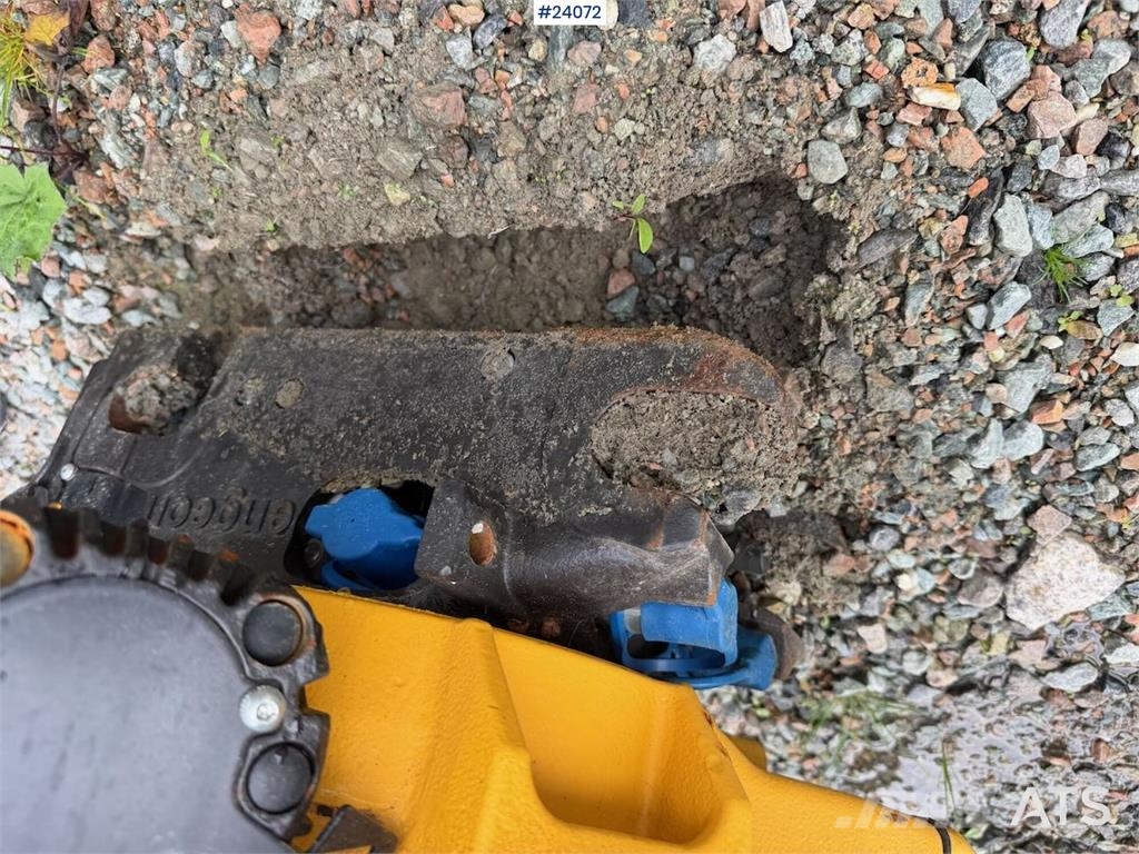 Engcon EC206B rototilt w/ Levers and cables. - S40 mount Строителство - Други
